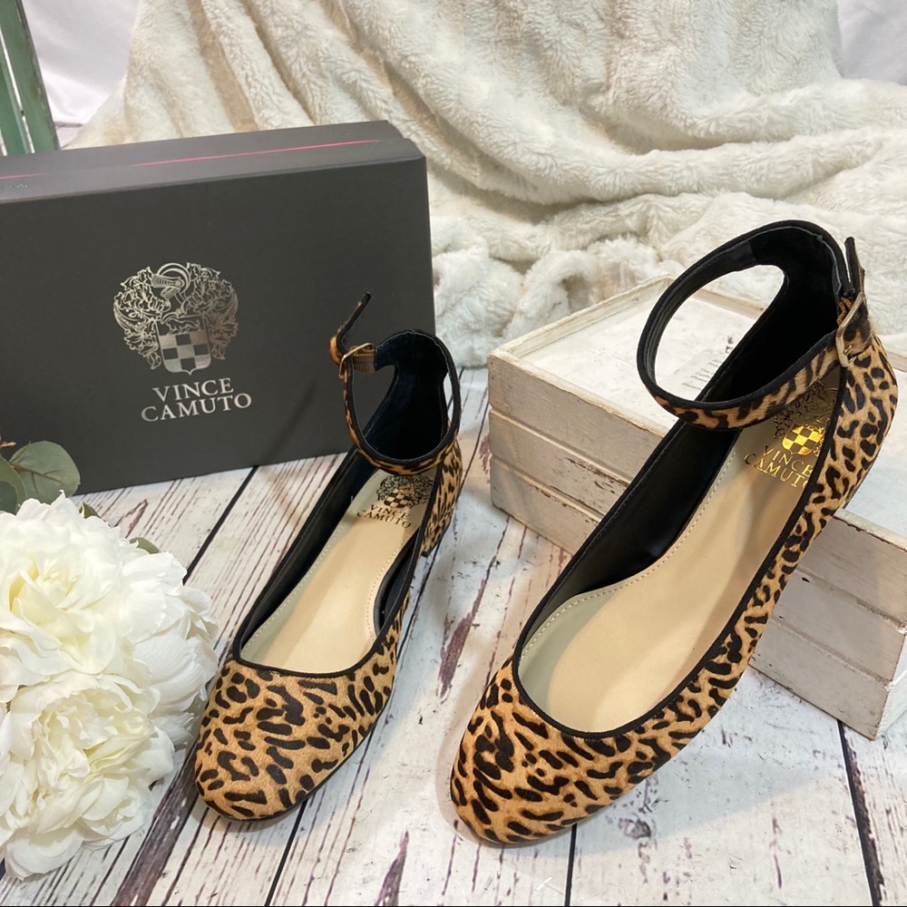 Vince Camuto atterra ballerina fur flats NEW - Picture 3 of 8